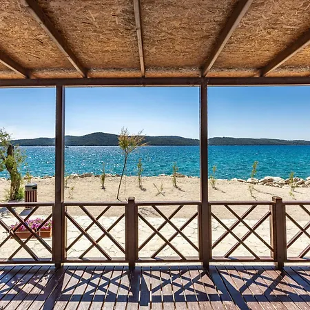 Sibenik Resort * שיבניק