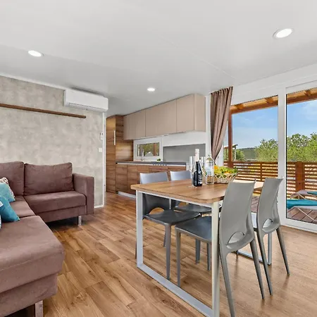 וילה Sibenik Resort שיבניק