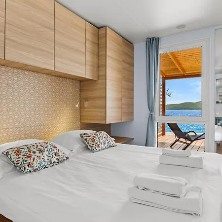 Sibenik Resort *