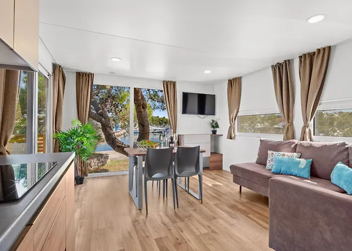 Sibenik Resort * 시베니크